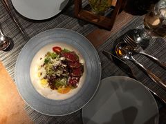 黑椒吞拿鱼沙拉-卡普里披萨·牛扒·下午茶