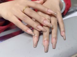 -艾珂·美甲美睫