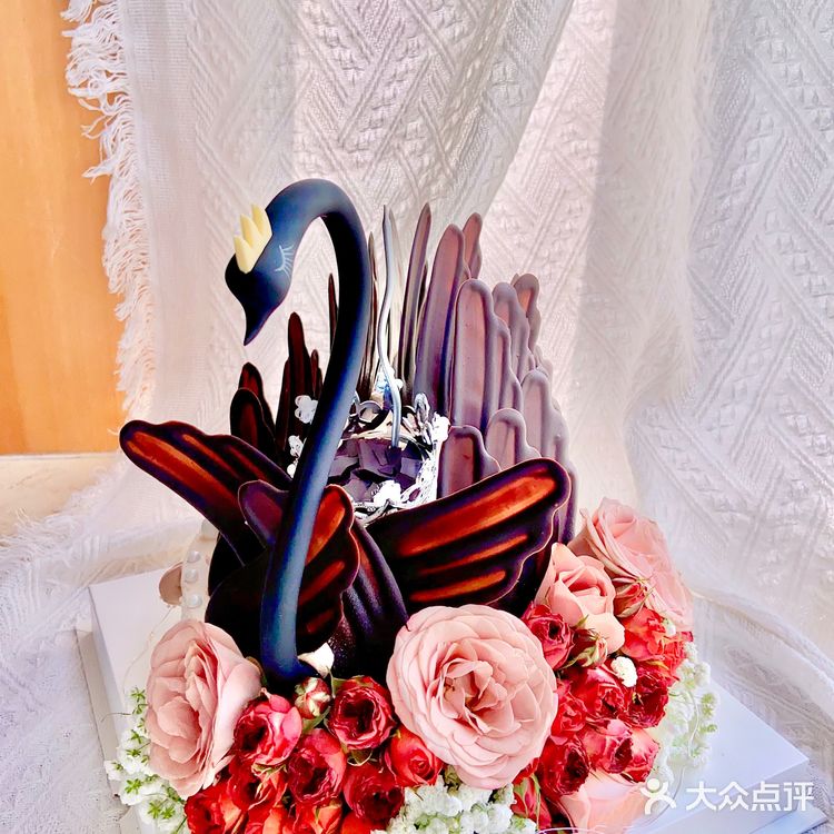 贵族气质黑天鹅蛋糕来了！