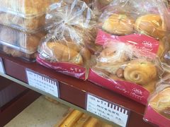 -红宝石·鲜奶小方·海派西点房(南丹店)