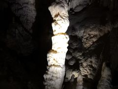 -波斯托伊纳溶洞