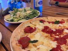 -城市大道红炉披萨烘焙坊