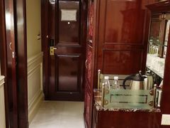 -深圳富苑皇冠假日套房酒店