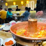 来打卡乐山非遗文化，最近跟跷脚牛肉杠上了[得意]