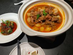 牛腩炖萝卜-鸽子侯·家宴·平价海鲜(市图书馆店)