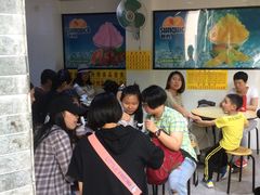 等位区-百花传统甜品店(原址店)