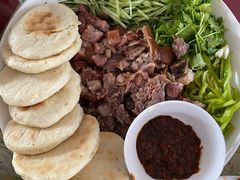 扒猪脸火勺-北京龙庆四季香农家饭庄·灶台鱼·碳烤虹鳟鱼(龙庆峡店)