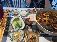 -刘姐啤酒鱼民族演艺餐厅(西街总店)