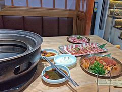 -汉城烤肉·黑金冠(华山路店)