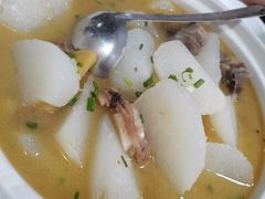 牛骨头萝卜汤-阿木怪味牛骨头