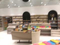 -钟书阁(群光广场店)
