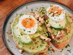 牛油果煮蛋吐司-RAC BAR(安福路店)