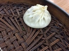 吃的只剩一个的羊肉汤包-清真老铁家灌汤包