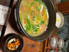 -银米·云南传统过桥米线(双廊黑金冠店)