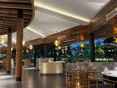 -茅草房·河畔园林火锅