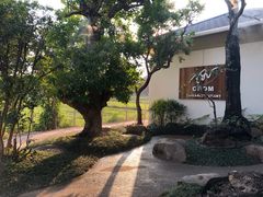 -Chom Cafe and Restaurant