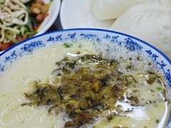 -雪琴面馆富安特色鱼汤面(城中花园店)