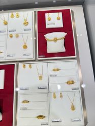 -周大福CHOW TAI FOOK(浦东八佰伴店)