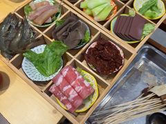 -娜姐鲜牛肉串串火锅(藏龙岛店)