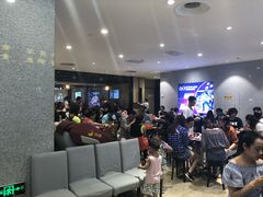 等位区-海底捞火锅(威高广场店)