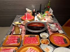 -牛YO寿喜烧·铁板烧和牛火锅自助(市府恒隆店)
