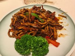 -八府香鸭·啫啫煲(华山路店)