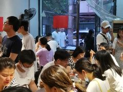 大堂-爆炸头阿姨小四川正宗川味小吃(无任何分店)