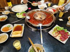 -茅草房·河畔园林火锅