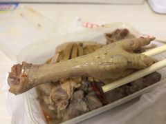 -梁老三麻辣鸡头总店