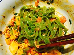 菠菜西红柿鸡蛋面-吴满满油泼面(北方风味园店)