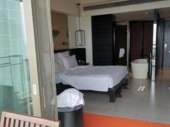 -三亚湾海居铂尔曼度假酒店