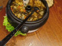 -老滇山寨•云南特色菜•地方菜•民族风情歌舞表演(金碧店)