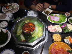 -陆派巴倒烫火锅(城东店)