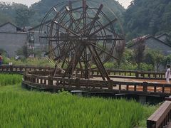 -高荡千年布依古寨旅游景区