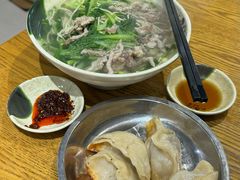 -黄阿姨锅贴大王(万航渡路店)