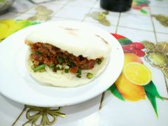 牛肉夹饼-代四孃牛华豆腐脑美味小食(总店)