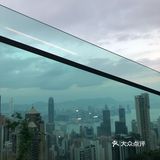 坐缆车不过七八分钟，坡度非常陡