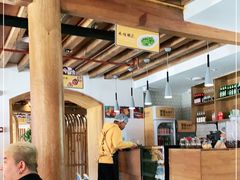 大堂-隔壁老王·家常云南菜(花巷店)
