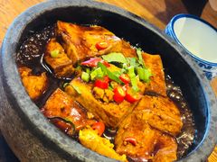 傣家石锅焖豆腐-滇越乘象云南餐厅(次渠店)