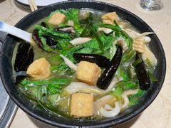 能喝汤的麻辣烫-金太阳海鲜烧烤·本地人餐厅(星海公园店)