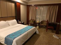 -华海酒店(茂名高铁站店)