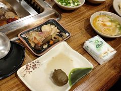 -吴氏老牌坊云南鱼豆花火锅店(通江街店)