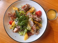 芒果烤鸡藜麦沙拉-MR.ROCKY洛奇先生RESTAURANT&BAR(宝安壹方城店)