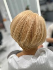 -曼都发型