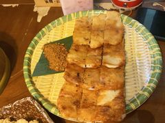 漫步丽江洋芋粑粑-雀舞云南菜(天津天河城购物中心店)