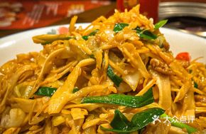 Tongshan Bamboo Shoots with Pork Strips
