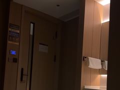 -涨巢·潮玩水疗局