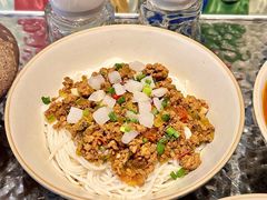 -粉八·云南米线·建水烧烤(常熟路店)