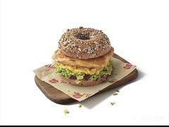 蛋香鸡腿肉贝果-Tims天好咖啡·贝果(雁展路万象天地店)