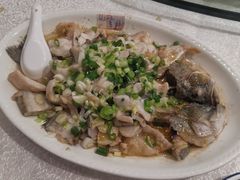 香葱淋鲈鱼-粤·向群饭店(龙津东路总店)